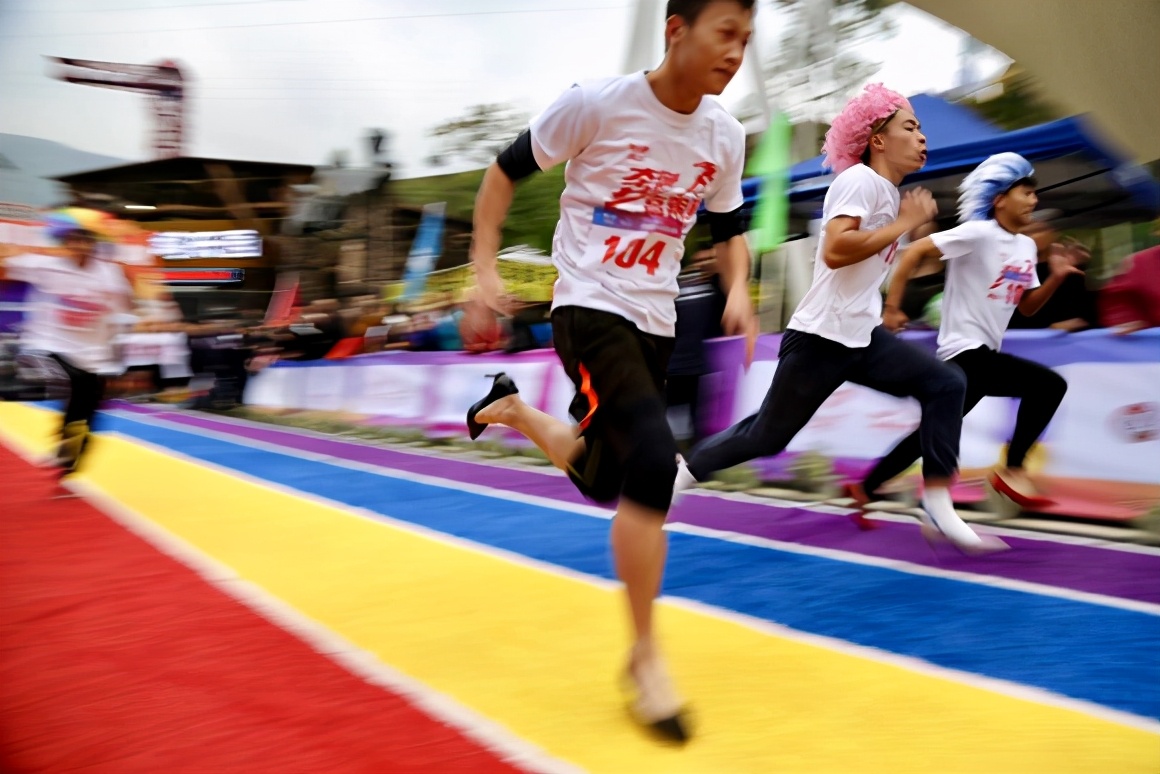 第七届国际高跟鞋彩色跑13日开跑 跑步爱好者们赶紧来报名