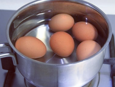 图片[4]-煮鸡蛋时别直接就下锅老师傅分享3个小技巧鸡蛋嫩滑易剥壳-起舞食谱网