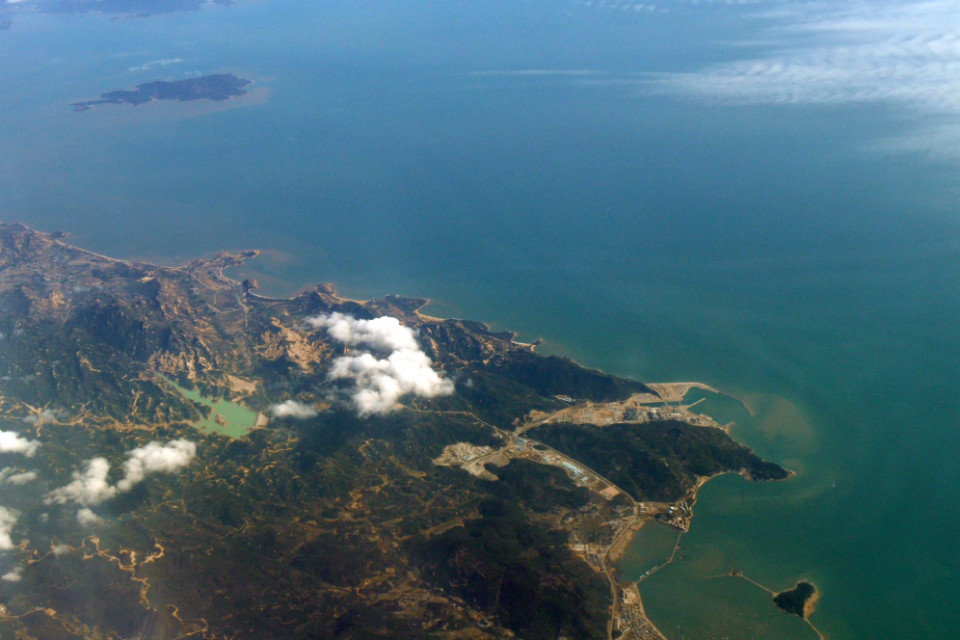 琼州海峡是中国的三大海峡之一,是连接