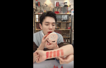 离开佳琦直播间的270天：小助理成为付鹏