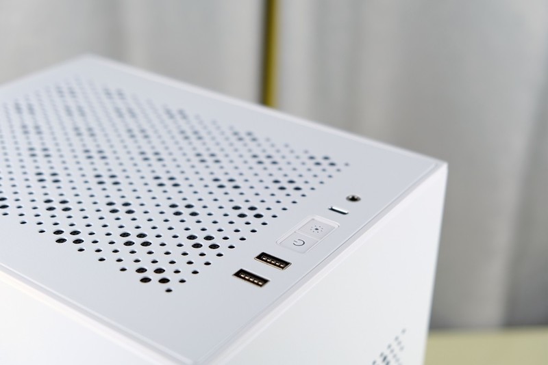 清新、轻巧、实用：爱国者 S1 白色 ITX小机箱 上手实录