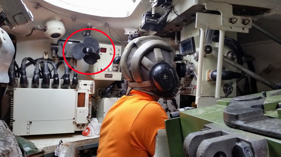 军队才是真土豪，2000万的车，连个真皮座椅都没