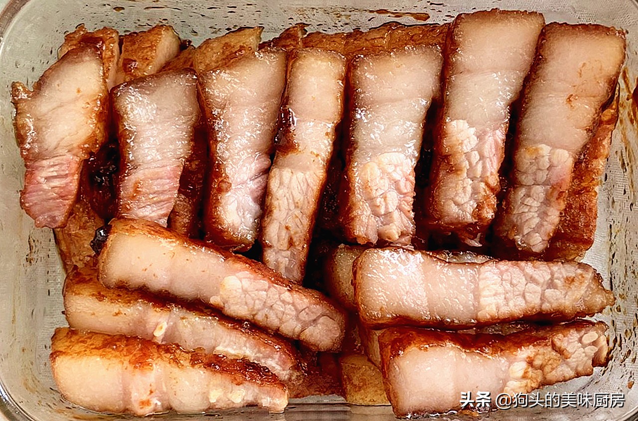 自从知道电饭煲可以做叉烧，我家隔天就做一锅，甘香肥美，太香了