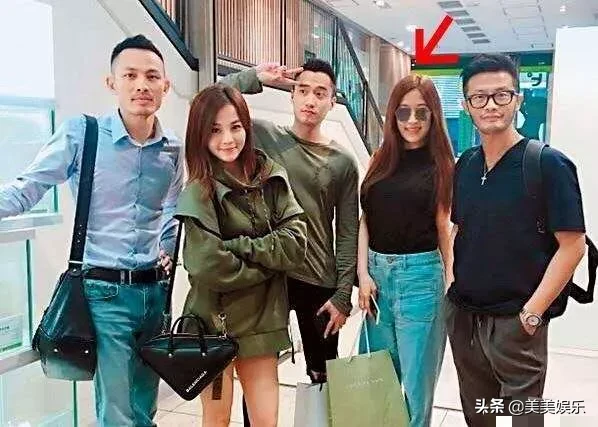 渣男惯性出轨，多次曝光约会美女，恭喜他们离