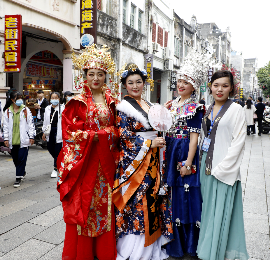 《全球华服网》第三届冠礼台华服文化季中国总决赛在北海成功举办