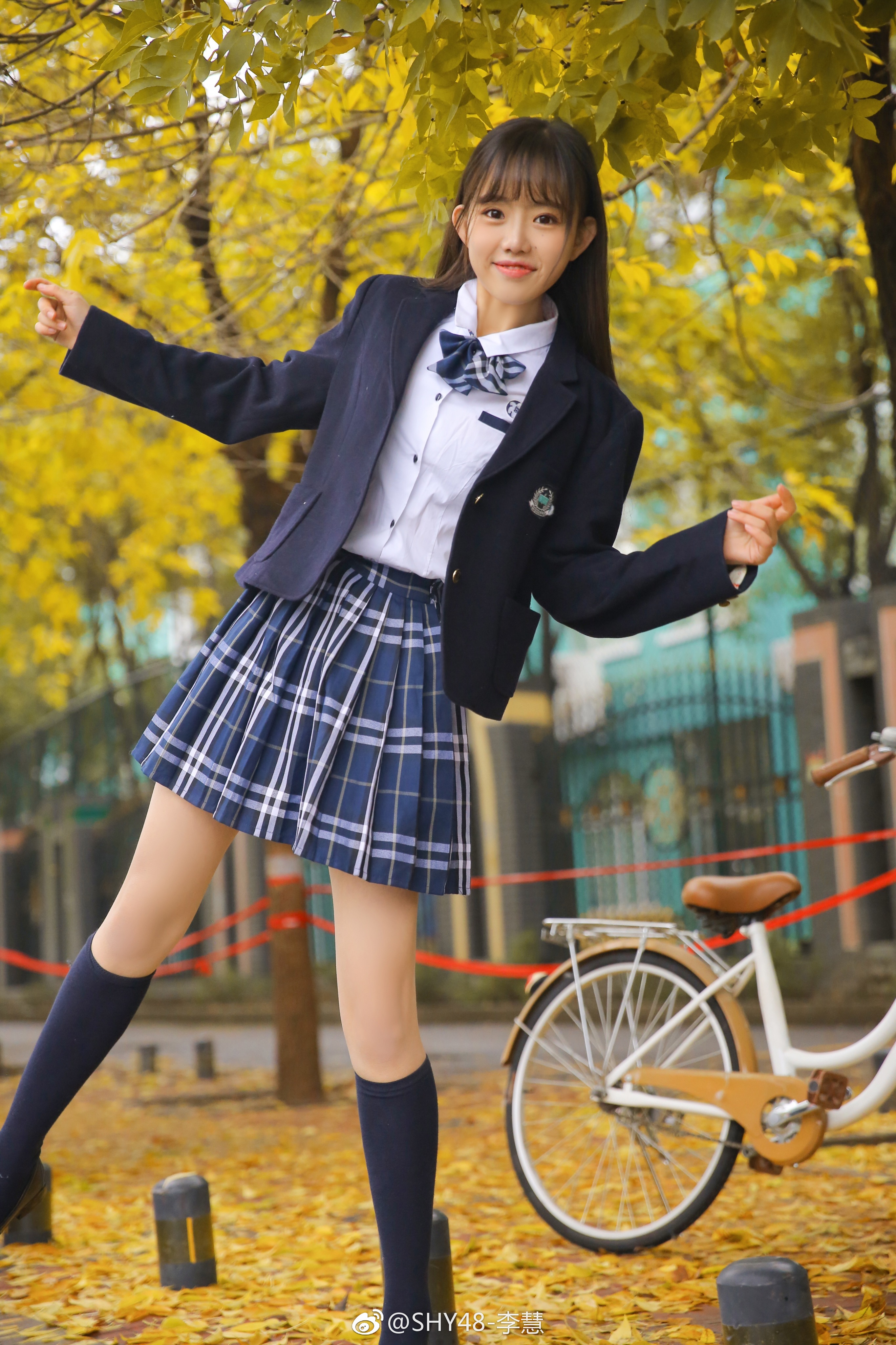 snh48成员李慧,jk制裙日系女高中生的打扮,样貌甜美可爱