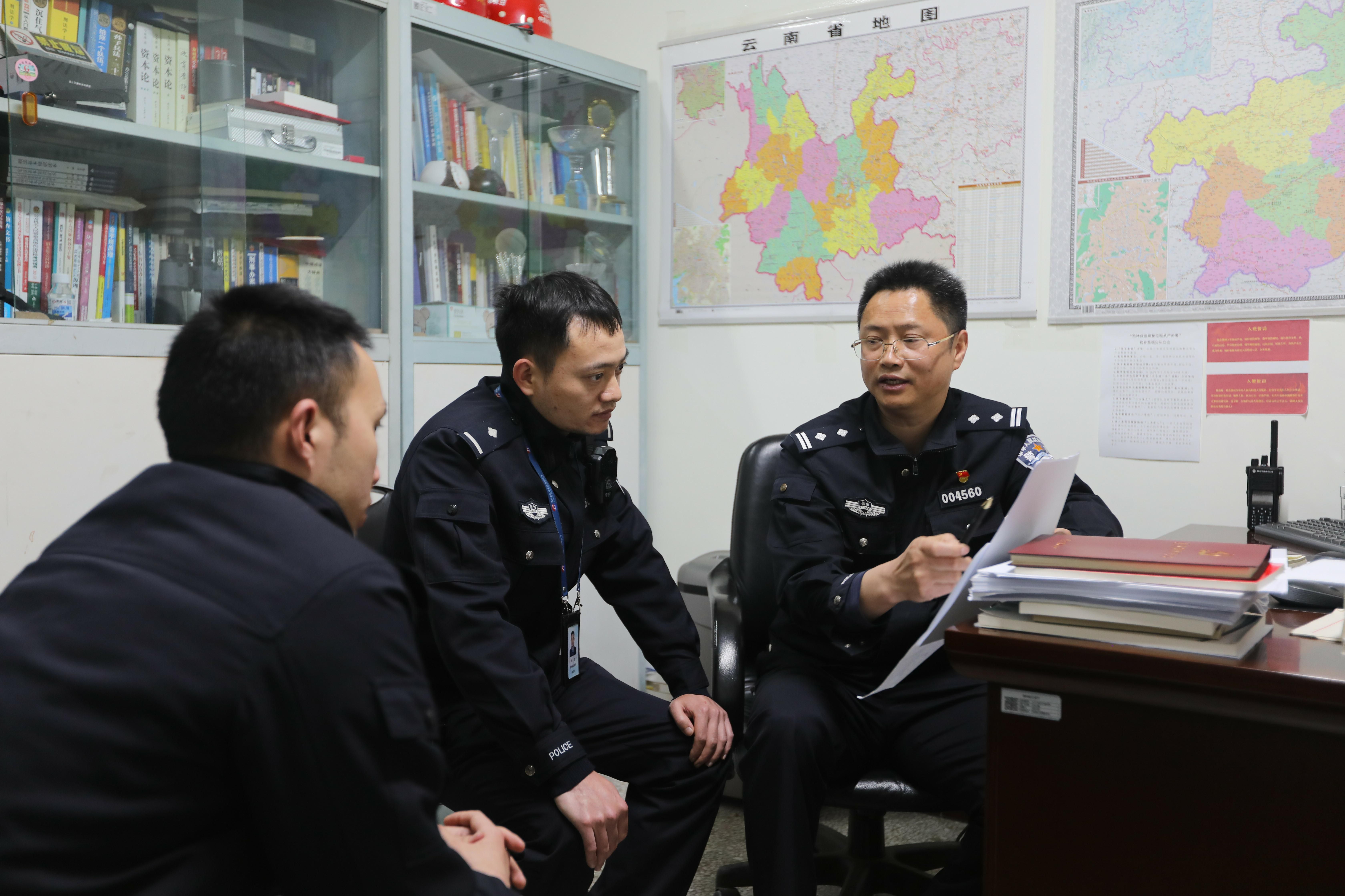 贵阳机场一女子冒用他人身份证登机，民警一查女子很有来历