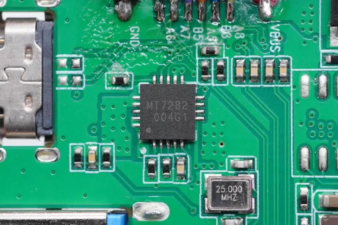 这款拓展坞可让笔记本直接联网，用户都说好，内部黑科技揭晓