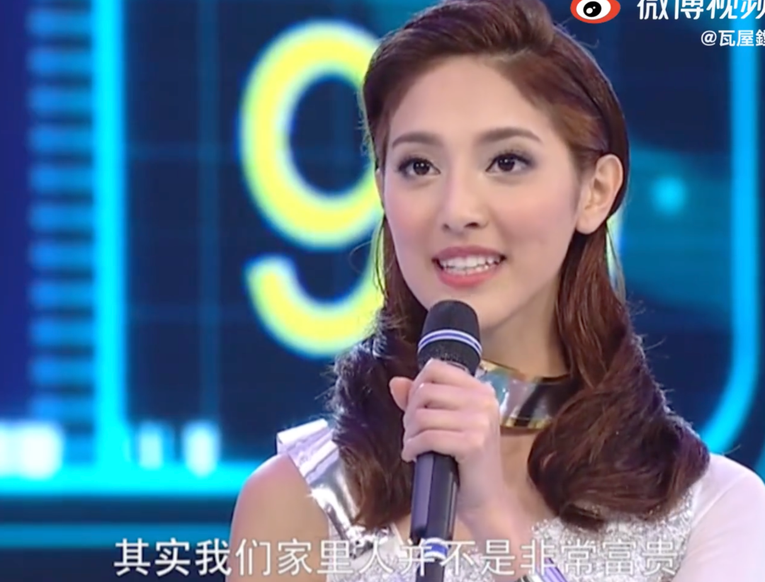 陈凯琳为郑嘉颖和爸爸庆生，小儿子长得像外公，隔代遗传又显灵了