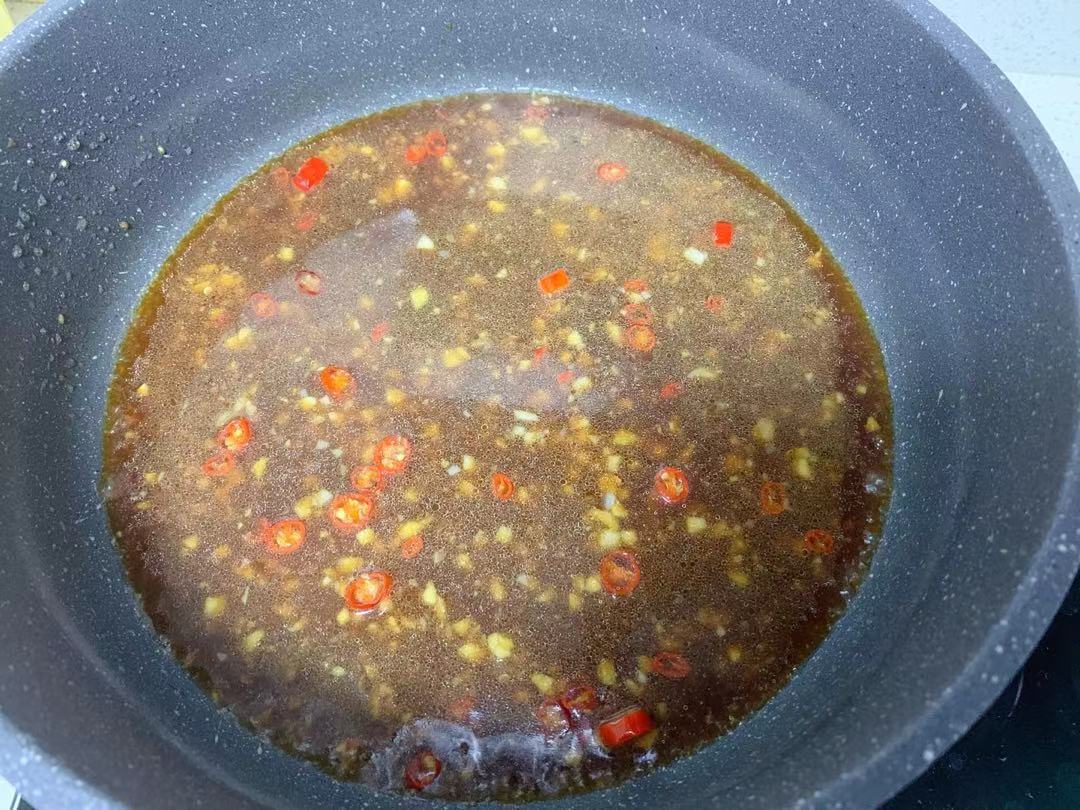 3月，不吃這菜真可惜，卷一卷蒸一蒸就搞定，熱量低還減肥