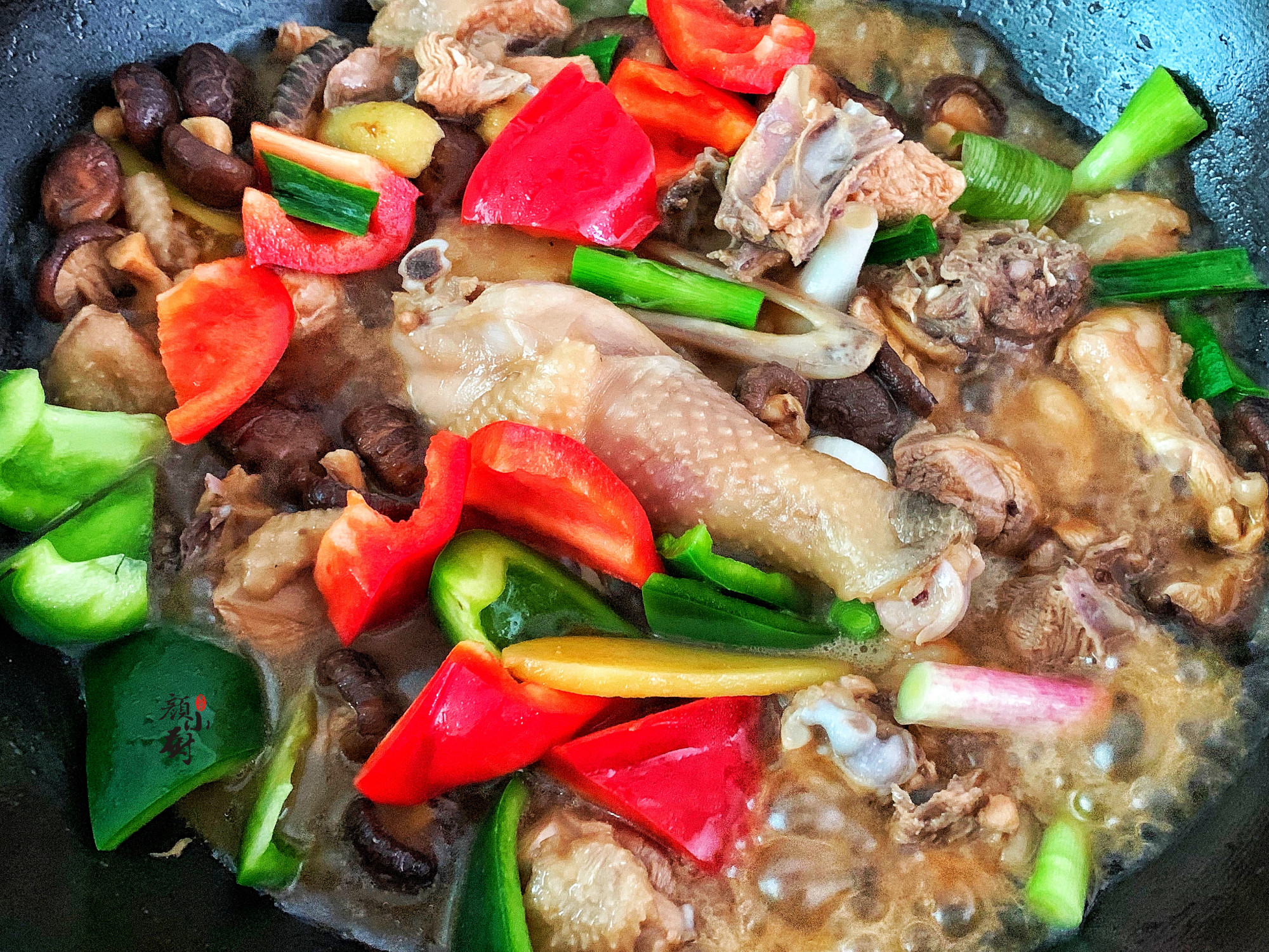 燉雞時有人焯水，有人直接燉，全不對，學會此做法，比飯店還香