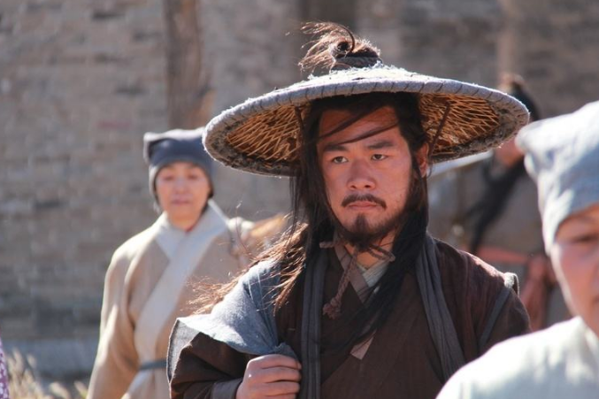 杀害晁盖的凶手究竟是谁？关胜揭露真相，“及