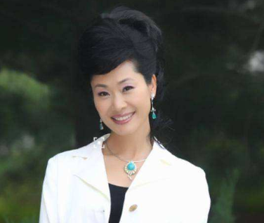 她是著名歌曲家，丈夫婚内出轨遭背叛，二婚嫁