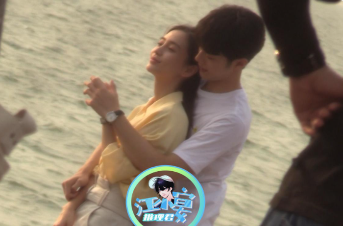 baby与19岁男星吻戏曝光，深情对视太甜蜜，相差13岁毫无违和感