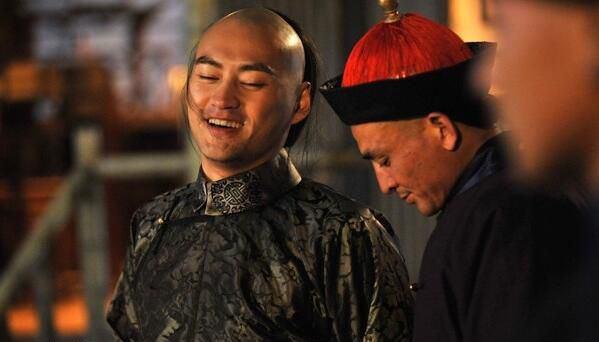 不是雍正生母，也非养母，但死后被追封为皇贵