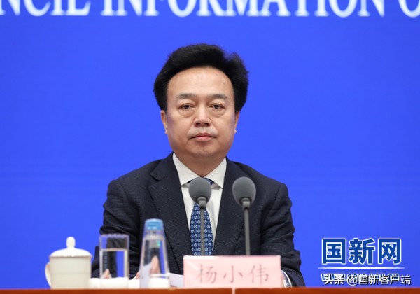 新闻局局长,新闻发言人陈文俊在主持发布会时介绍说,第四届数字中国