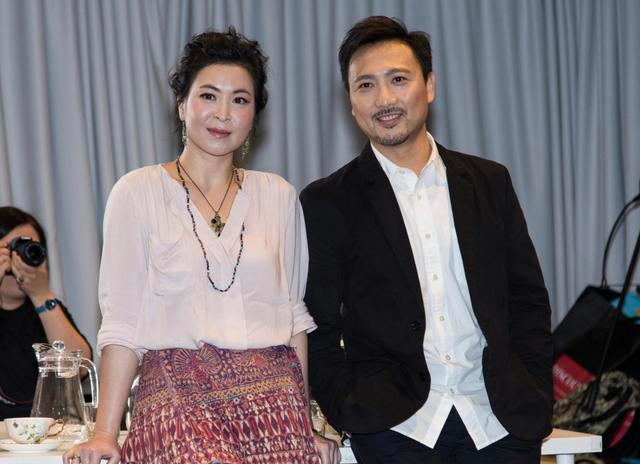 52岁TVB花旦苏玉华与男友申请结婚，两人相恋24年