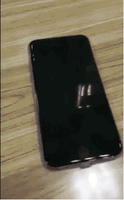 搞笑gif神评：一个人无聊起来什么都做得出来