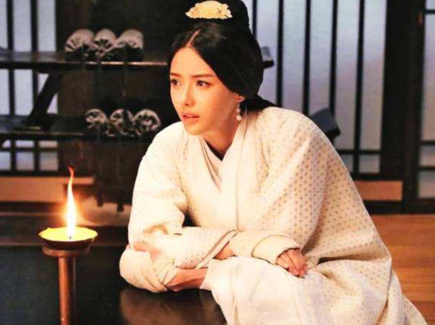 曹操死后，曹丕如何对待他的妻妾？曹丕母亲大骂：你真是猪狗不如