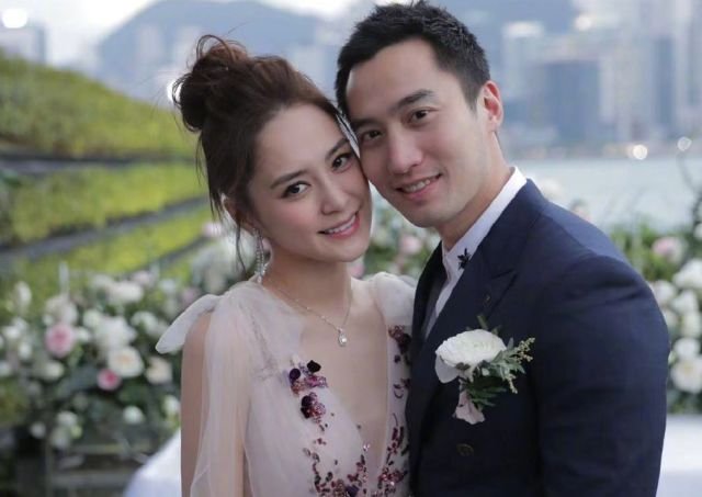 阿娇被曝与老公赖弘国离婚 男方直言：她不爱我