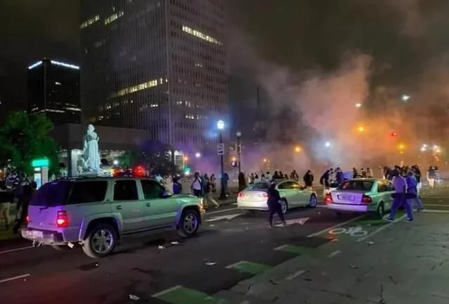 特朗普被“孤立”！大批美军倒戈拒绝武力平乱