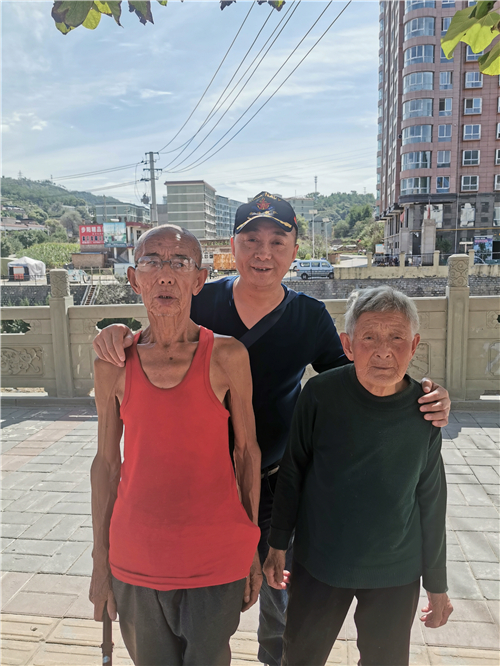 军品大王李长东参观羊马河战役遗址