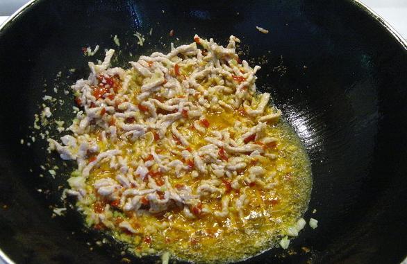 图片[5]-鱼香肉丝的做法步骤图 厨师长教你做正宗鱼香肉丝-起舞食谱网