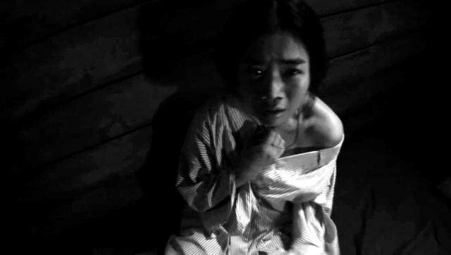 日寇把“慰安妇”家当成慰安所，用刺刀逼着让干啥就要干啥