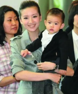 董潔潘粵明婚變內(nèi)幕，沒你想的那么簡單