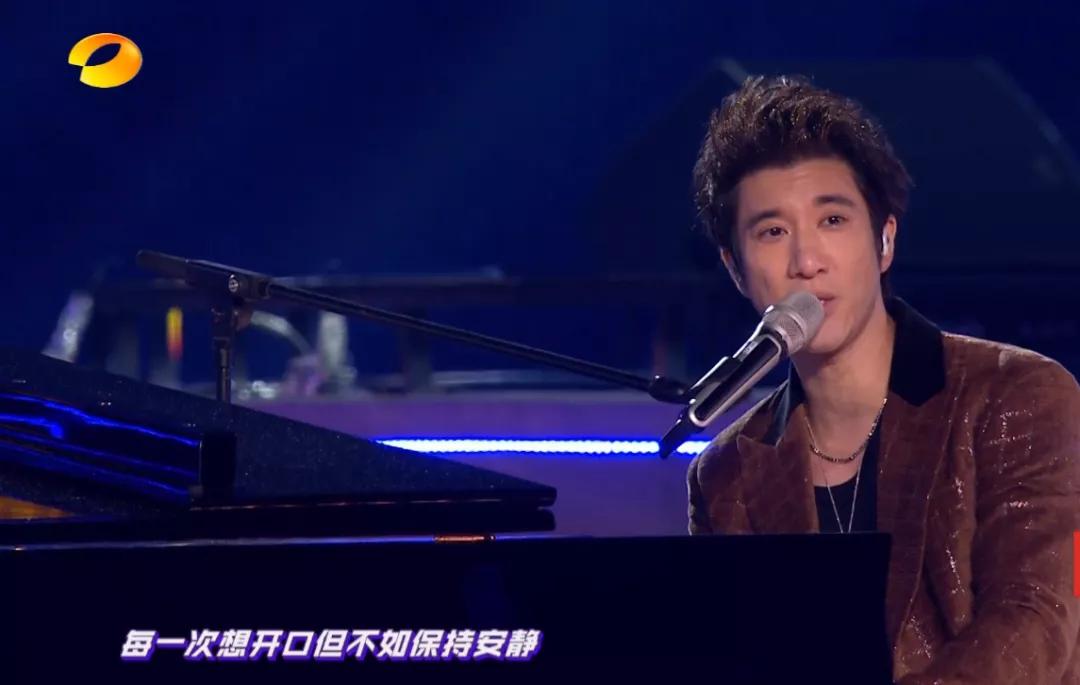 湖南跨年晚会暴露明星真实状态：谢霆锋素颜状态佳，万茜细纹明显