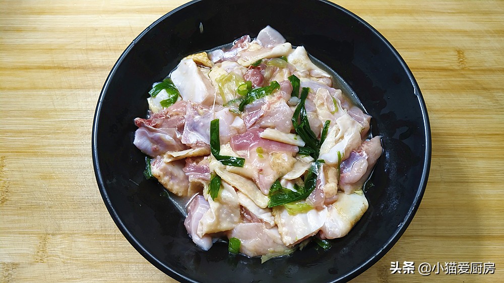 图片[8]-用板栗和鸡肉这种做法很简单 上锅一蒸 香气扑鼻 一大盘不够-起舞食谱网
