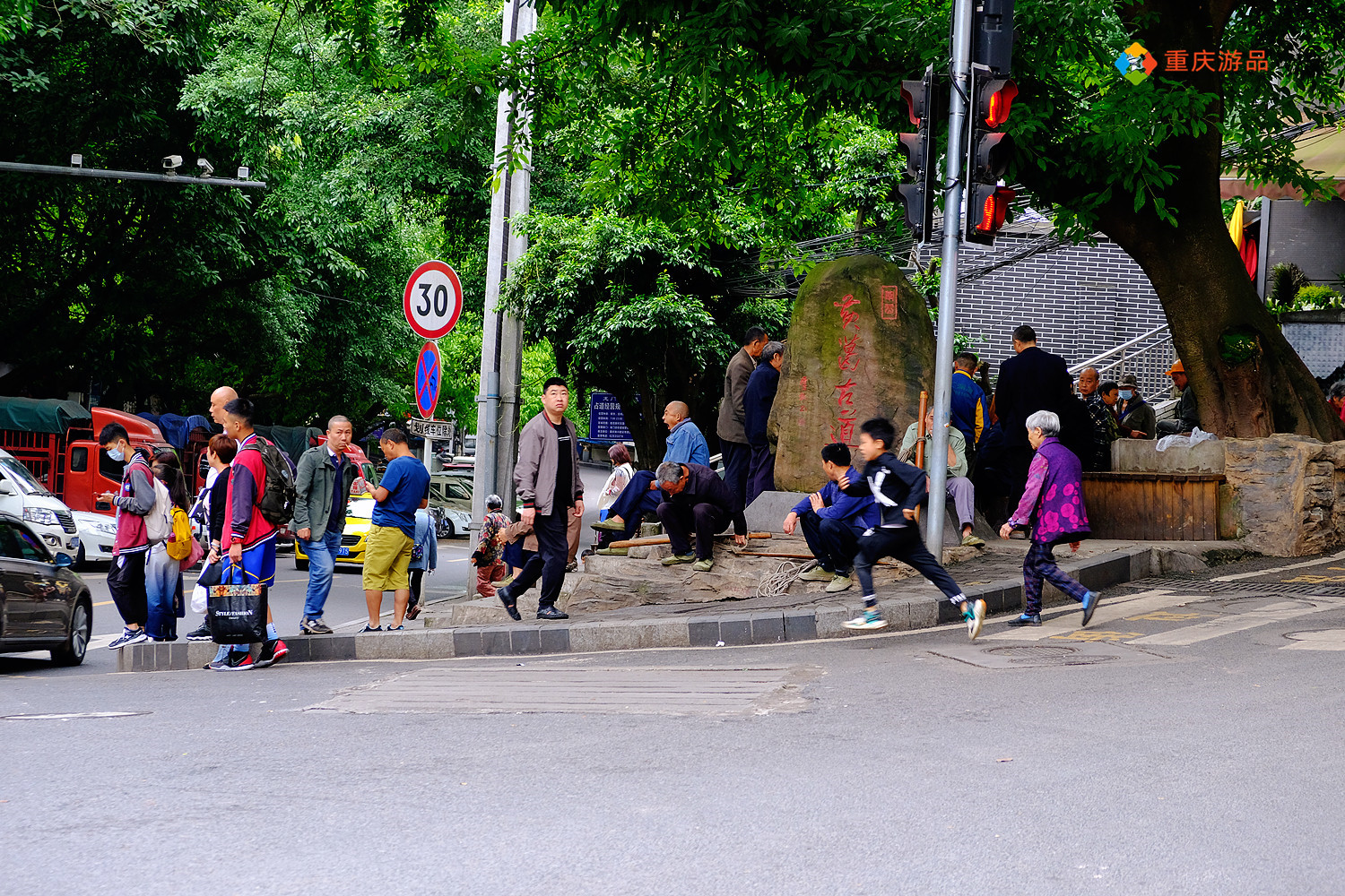 重庆方言：遇上“铁公鸡”怎么办？只能说一句：太央夹了