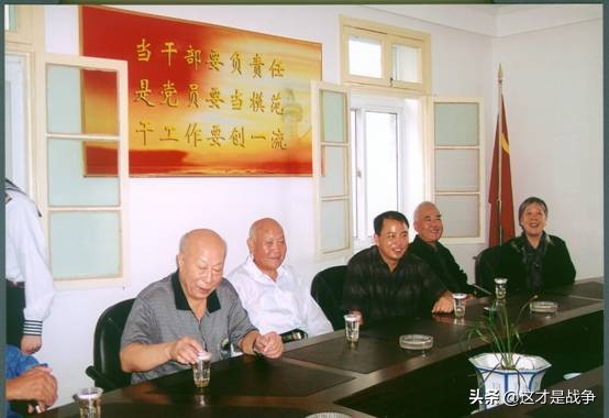 那一年，共和国面临最严重的军事威胁，两个将