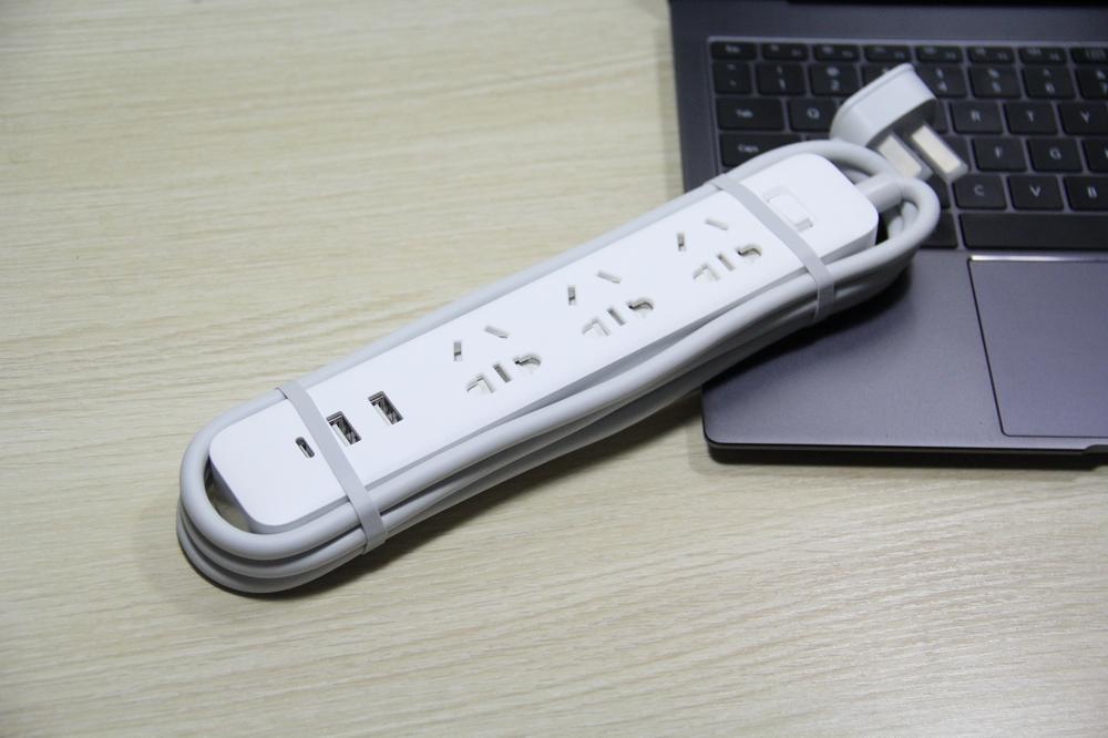 59元小米新款插线板：有USB口、有Type-C口，还支持20W快充