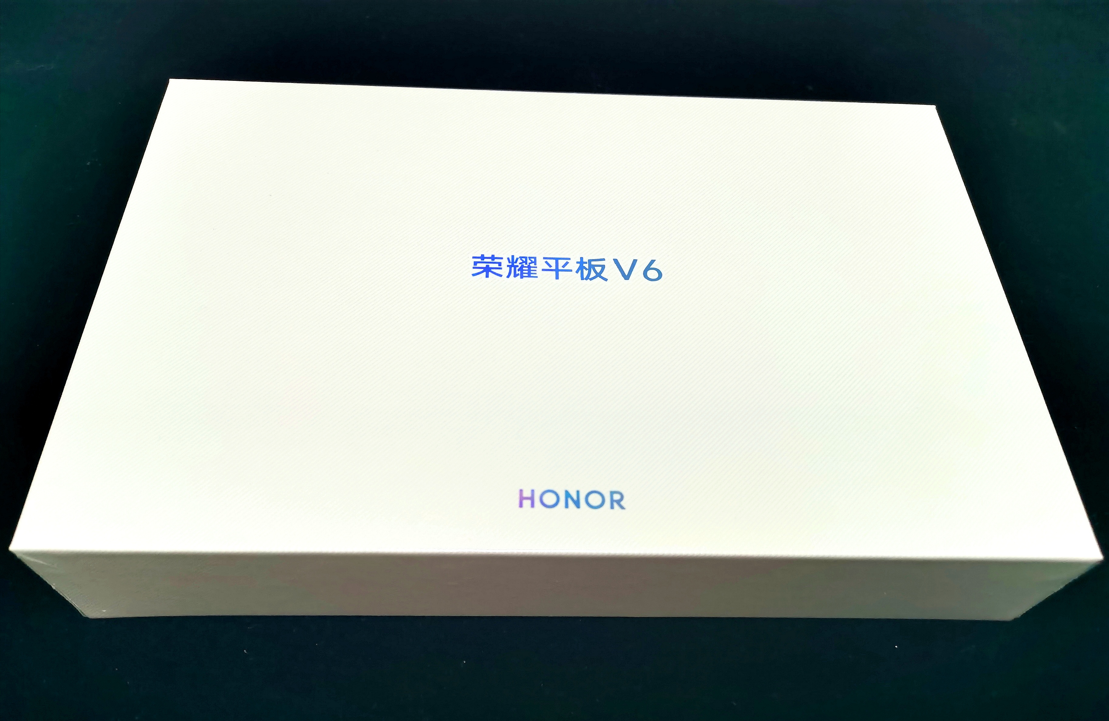 这次我想抛开硬件参数来谈谈体验，来自荣耀平