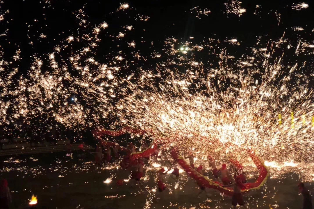 重庆十大文化符号：具有危险性的铜梁龙舞，却是难得的非遗文化