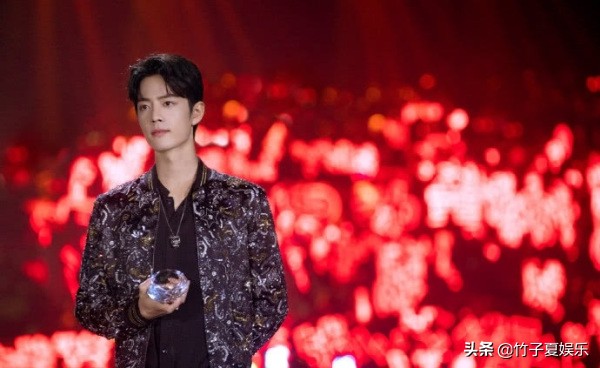 肖战最新杂志预售秒下架！35个问题直面争议，做