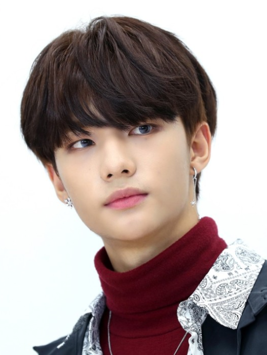 校園霸凌就這麼算了？ StrayKids黃鉉辰在全新MV裡登場