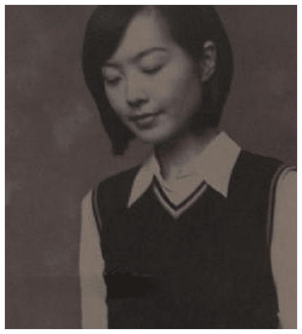 有种整容叫鲁豫染头，50岁美回20岁，新发色显嫩似邻家小姐姐