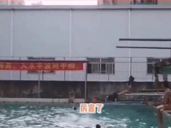 全红婵12岁妹妹主攻跳板！秀水花消失术，网友：巴黎奥运姐妹双金