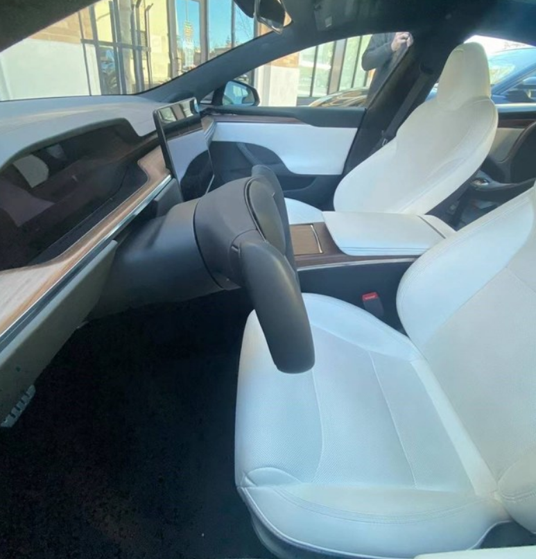 全新特斯拉Model S实车内饰曝光，这次改款真的有