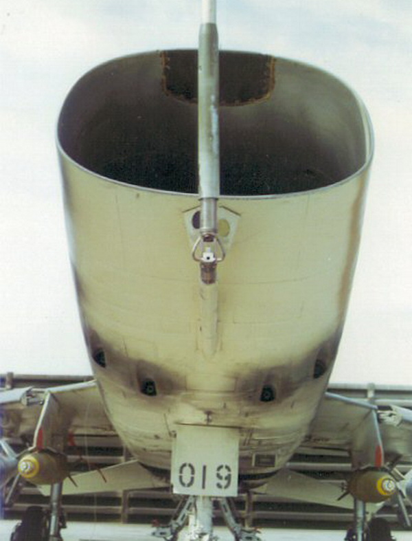 百系经典（一）：痛苦中开创超音速时代的F-100战斗机