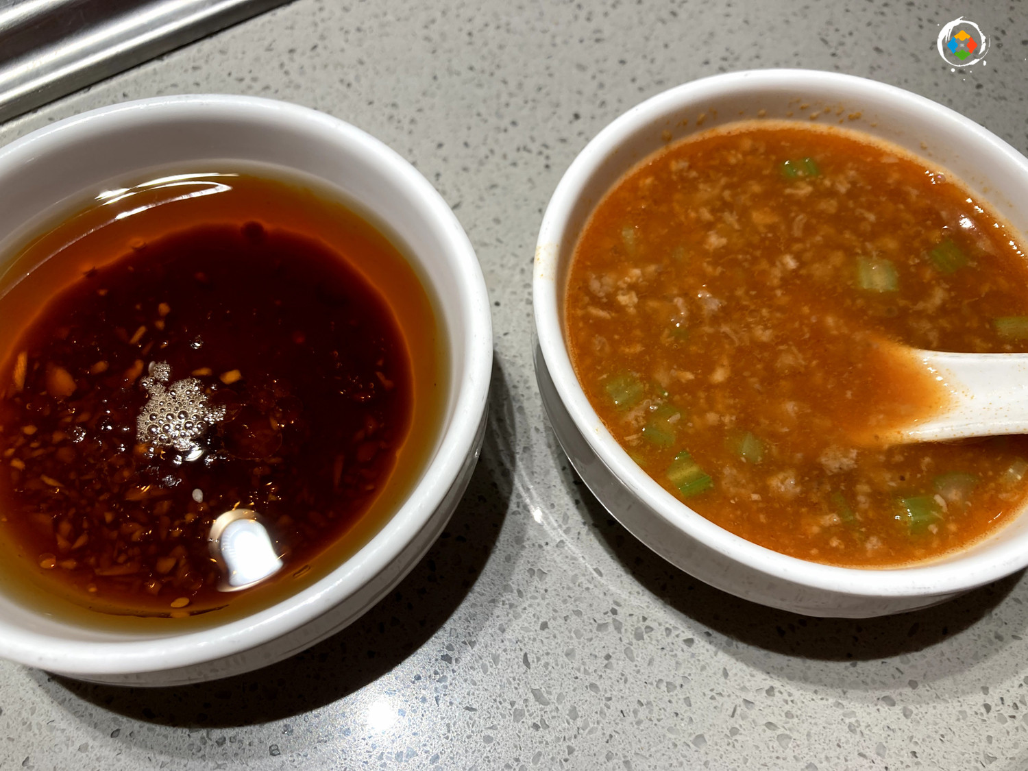 重庆人真的不吃海底捞吗？大量市民排队等位，本地人都被辣到不行