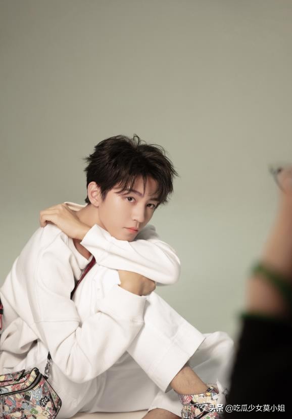 经纪人|女子曝王俊凯经纪人录音，称其撬掉已进组演员抢角色