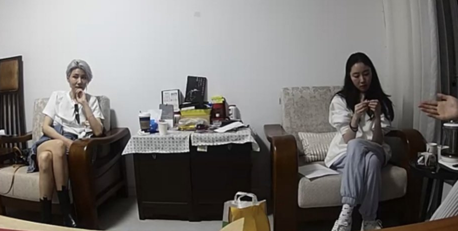 霍尊现状曝光赔付金额高达千万，母亲被气到住院，现女友不离不弃