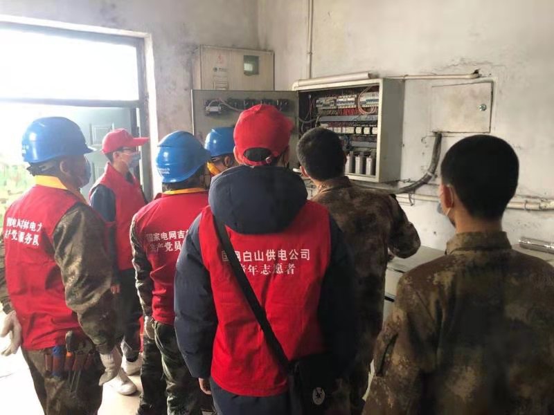 “学雷锋 致敬边防”感受“边防卫士”的榜样力量