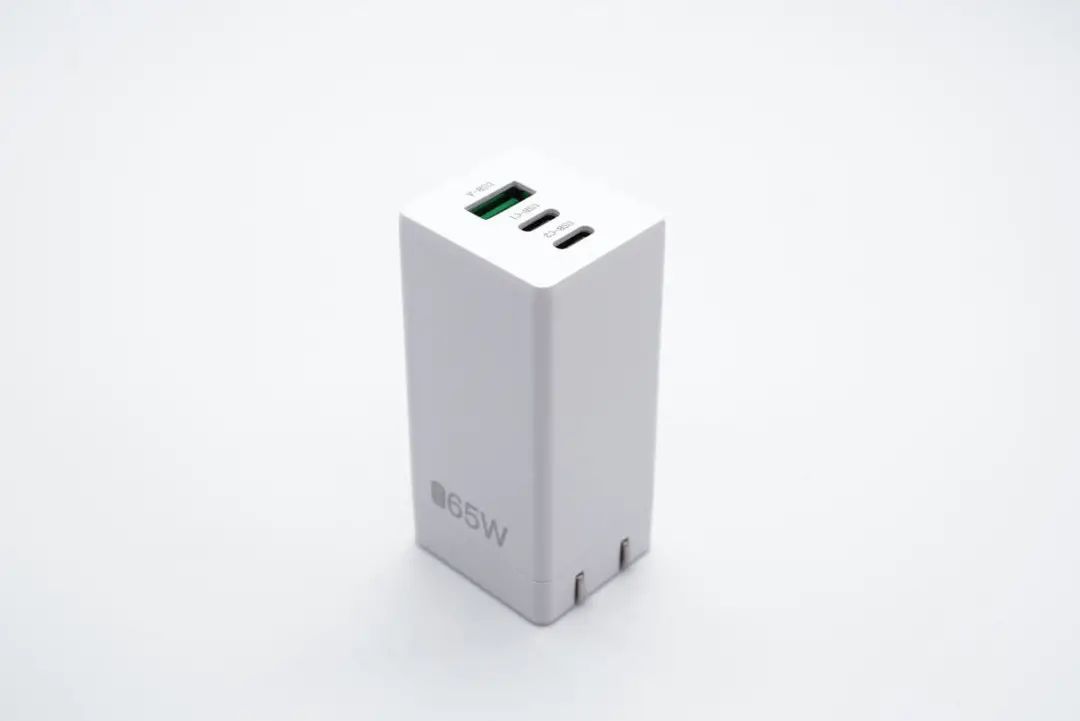 加油中国芯！拆解一款国产GaN器件的65W氮化镓快充