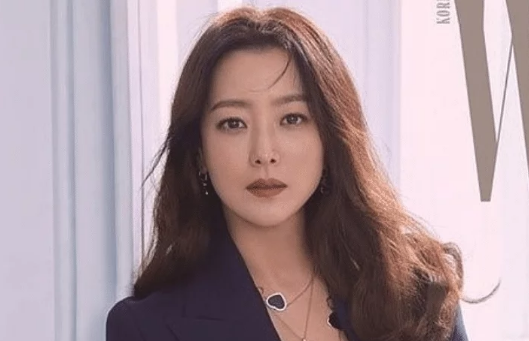 Kim Hee Sun was questioned for plastic surgery because of her 