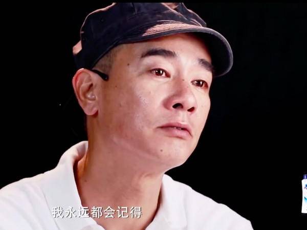 从贫民窟爬出来的陈小春，成名后为何不去找被卖的弟弟？