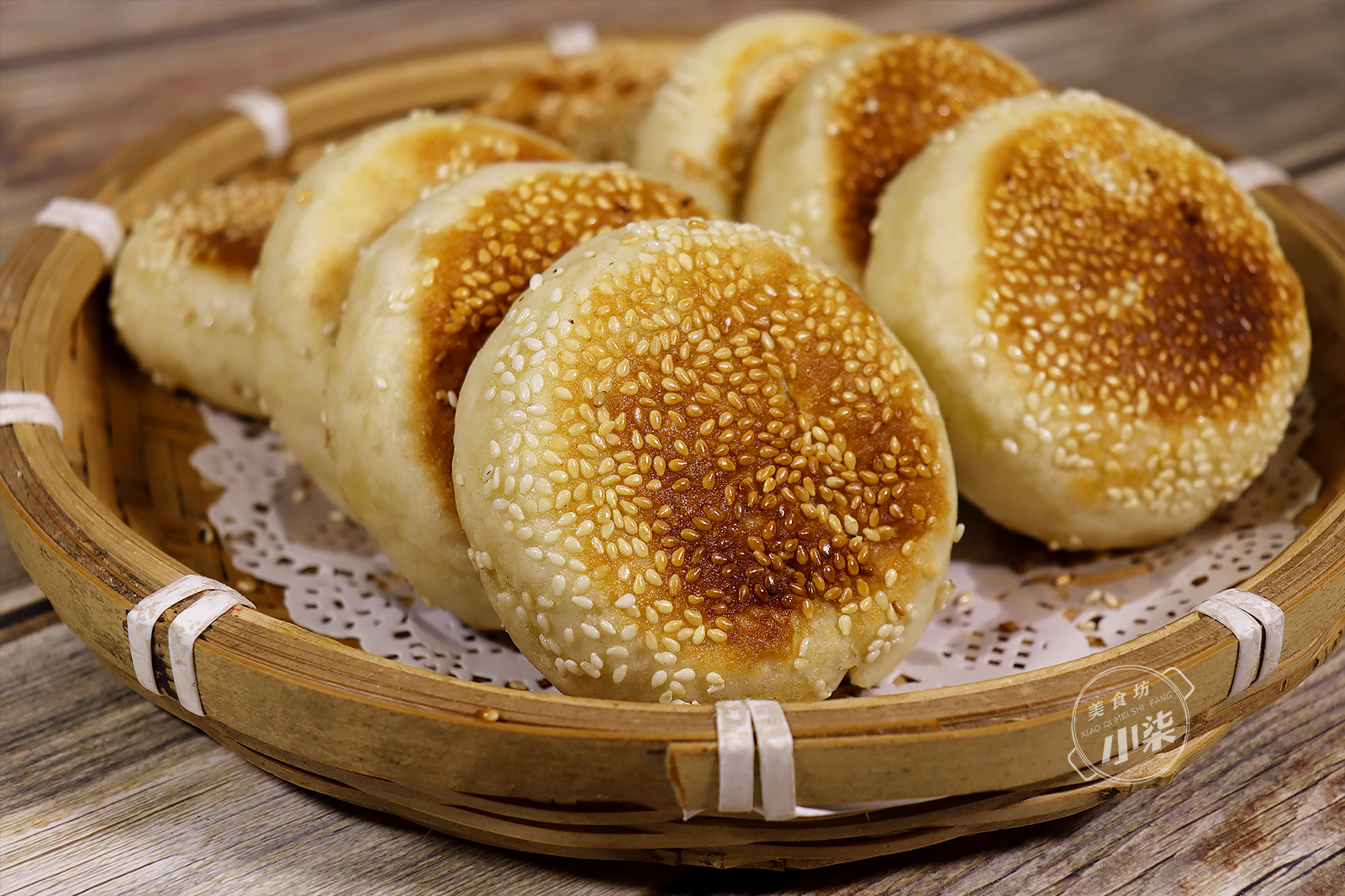 芝麻燒餅這樣做吃著才過癮，外皮酥軟層次多，好吃不上火，太香了